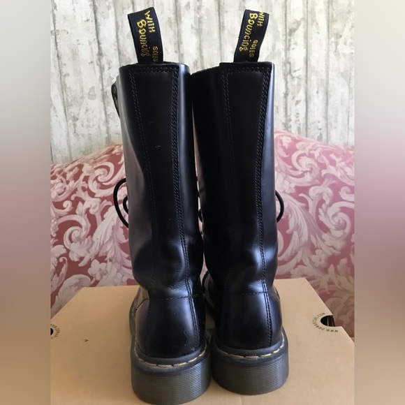 Doc Martens 1914 Boots 14 Eye - Picture 3 of 12